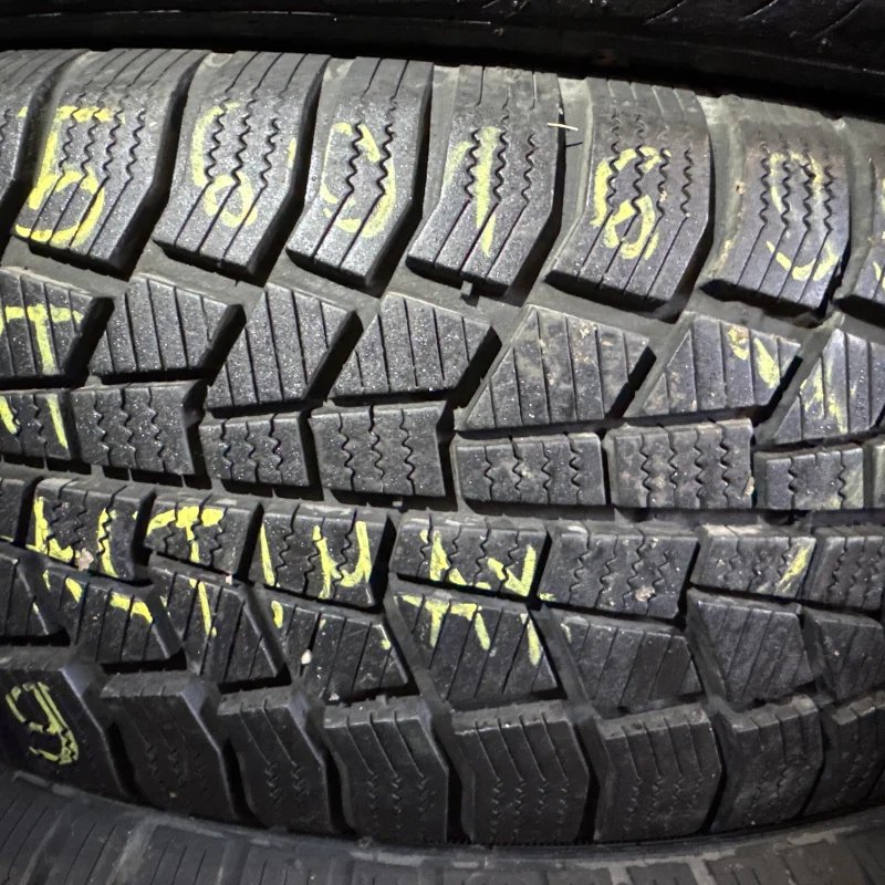 General Altimax Winter 215/60 R16