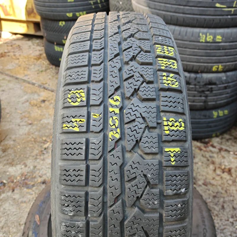 Kumho Izen RV 215/70 R16