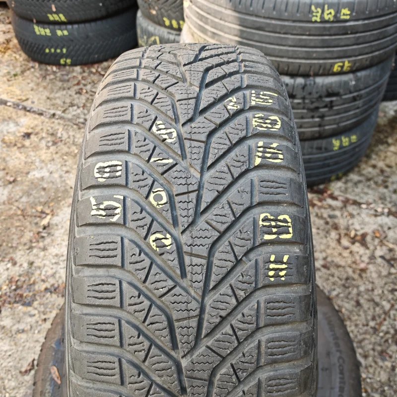 Yokohama BluEarth*Winter V905 215/60 R16