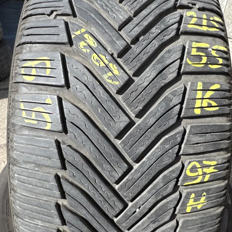 Michelin Alpin 6 215/55 R16
