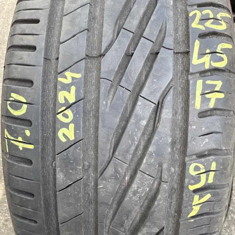 Uniroyal RainSport 5 225/45 R17
