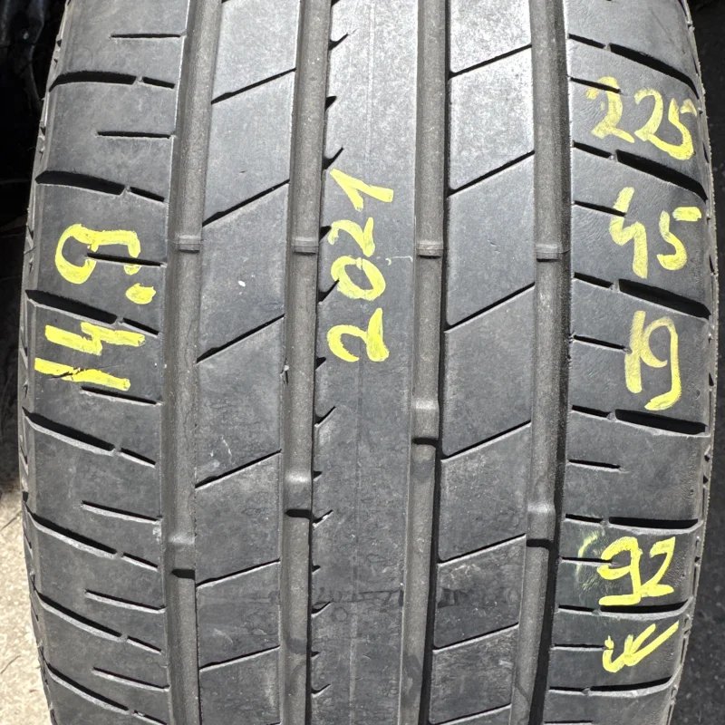 Bridgestone Turanza T005A 225/45 R19